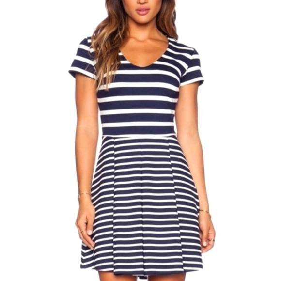 Joie Chikara California Stripe Dress Navy V Neck - Picture 1 of 11